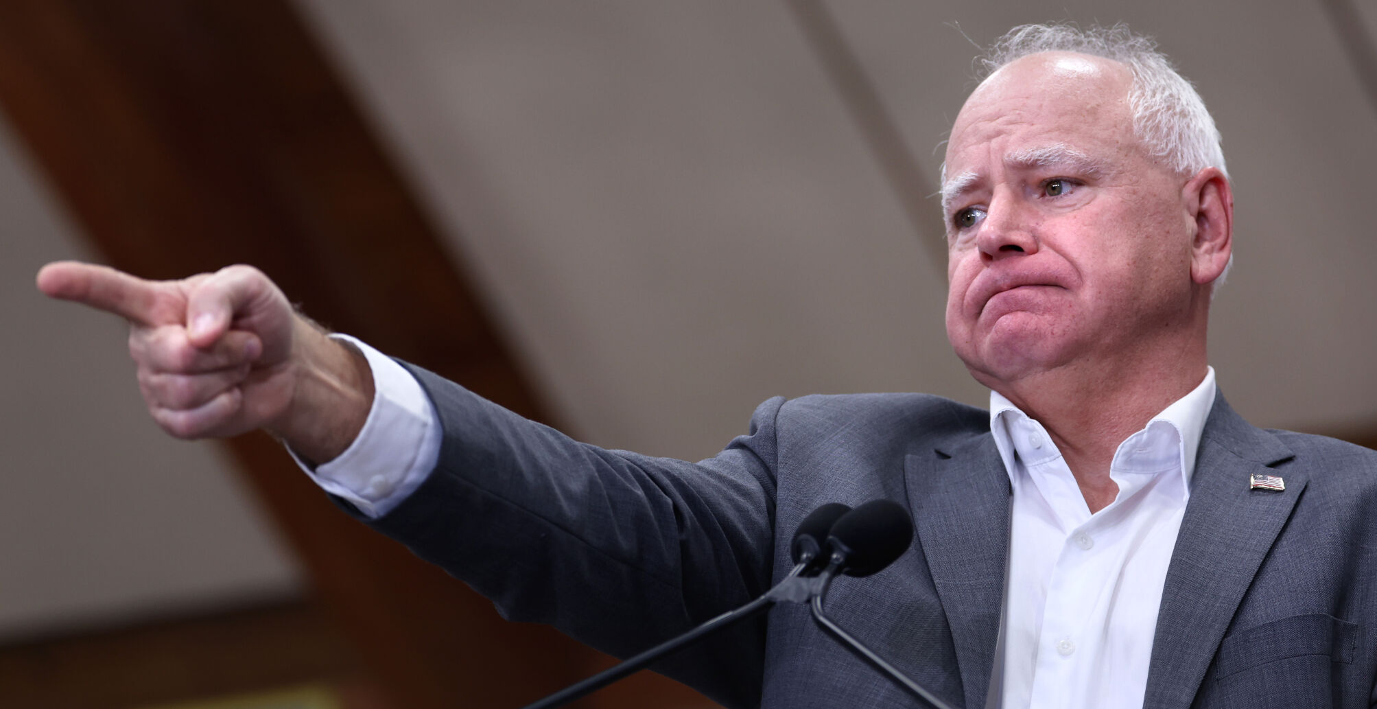 Vice-president candidate Tim Walz rallies in Tucson